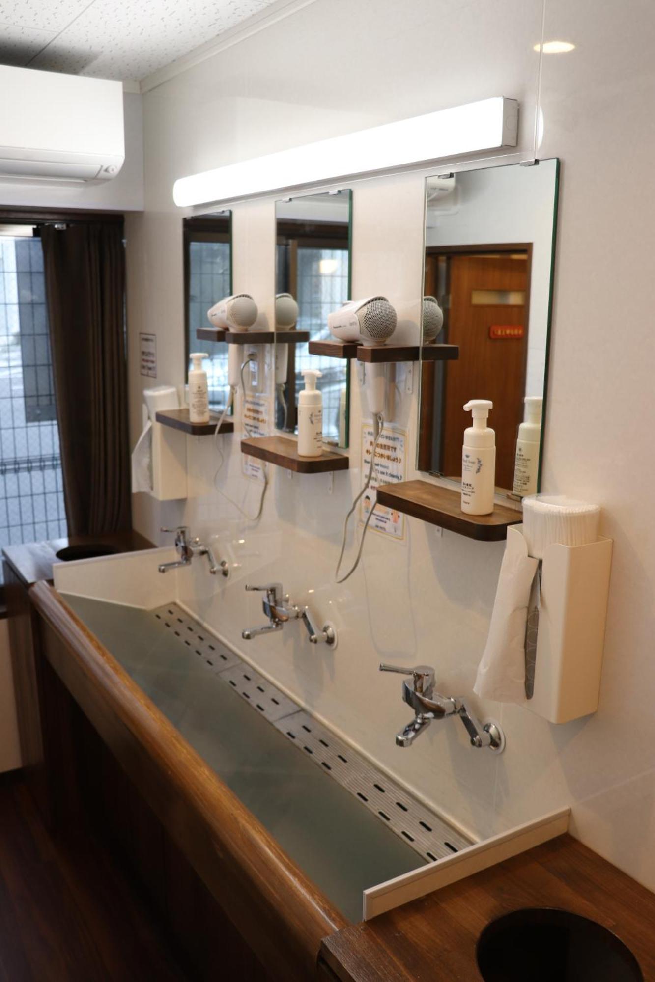 פוקואוקה Jam Hostel Hakata Station Front מראה חיצוני תמונה
